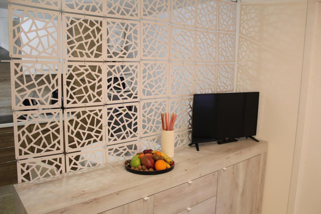 Suite113 In The Center With Beach เปสการา ภายนอก รูปภาพ
