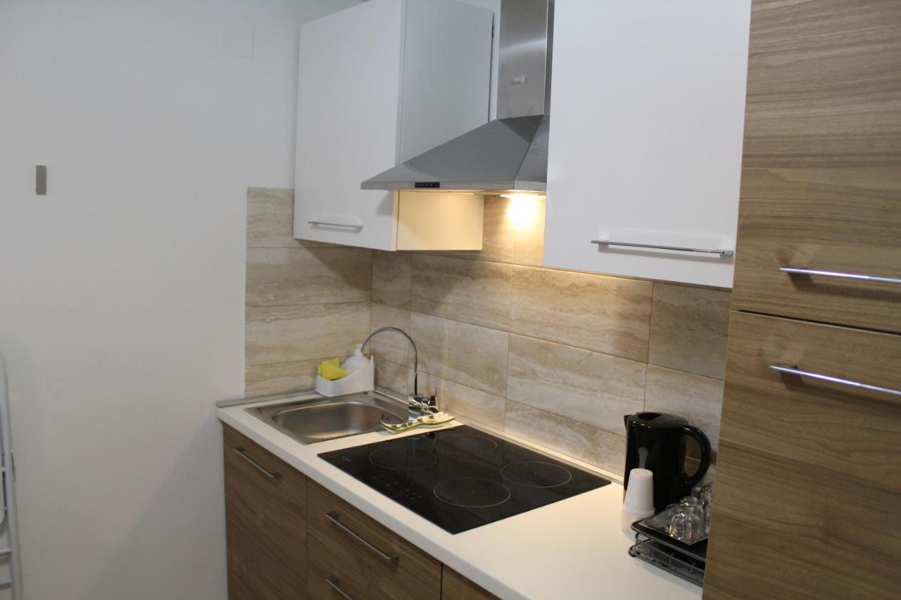 Suite113 In The Center With Beach เปสการา ภายนอก รูปภาพ
