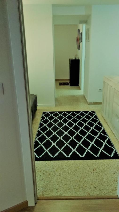 Suite113 In The Center With Beach เปสการา ภายนอก รูปภาพ